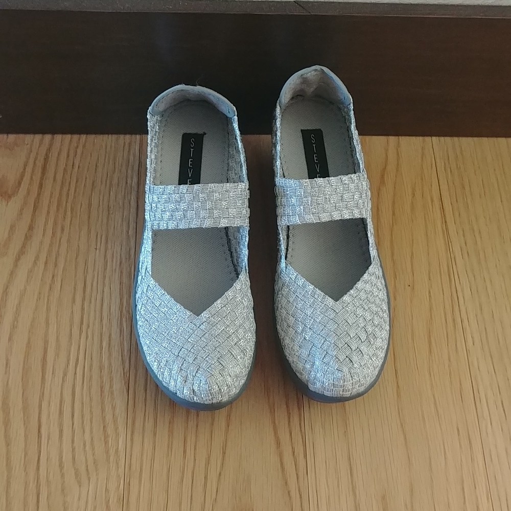 Women's shoes